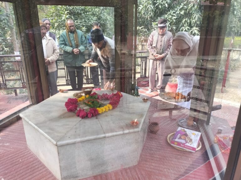 औधड。 आश्रम की फोटो