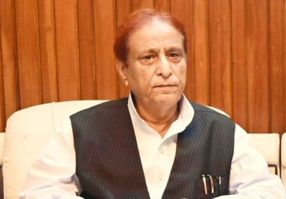 68e8b24eb3af0-azam-khan-101417360-16x9